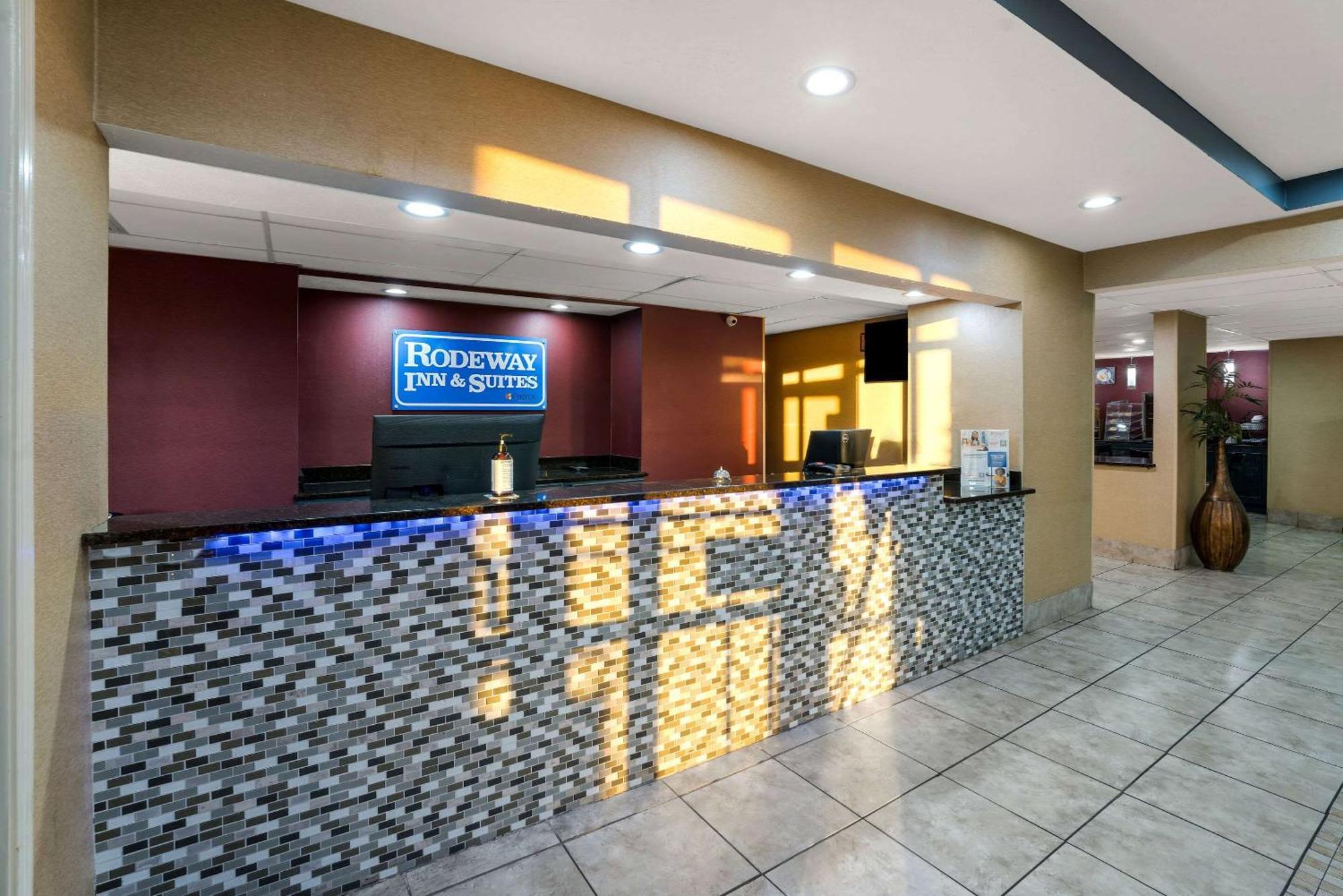 Rodeway Inn Брандон Экстерьер фото